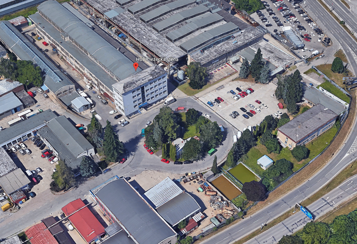HUDY lezecká stěna Brno